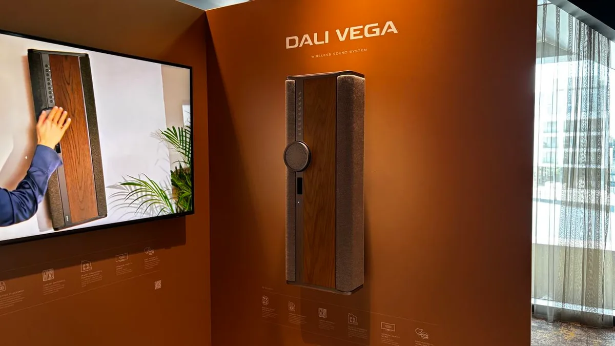  Dali Vega 