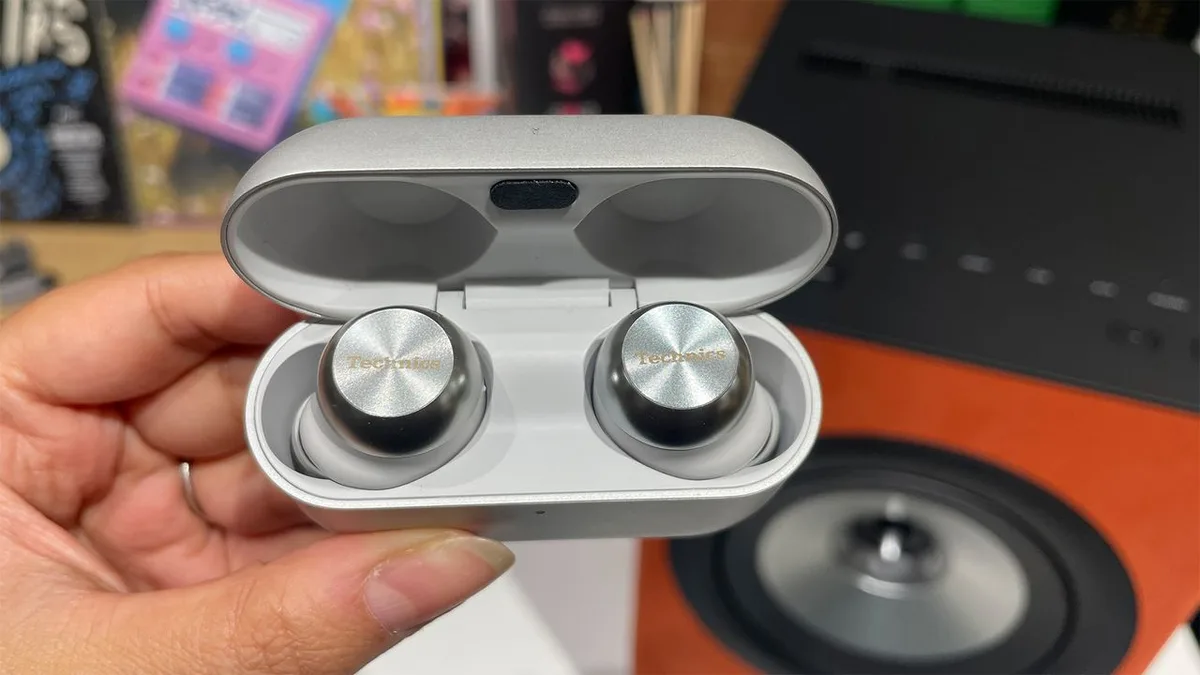  Looking for some new earbuds for your commute? These Award-winning Technics are now at their lowest price 