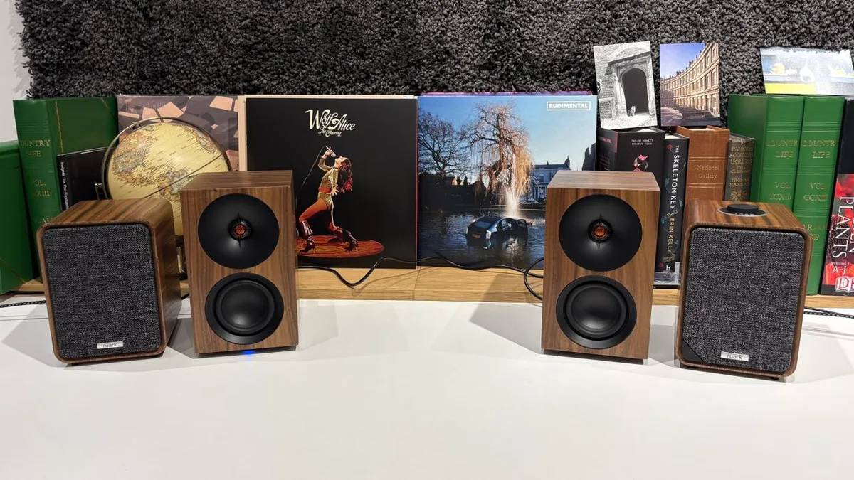  Cambridge Audio L/R S vs Ruark Audio MR1 Mk3: which compact desktop speakers are best for you? 